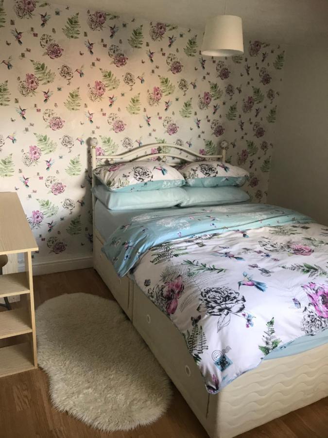 The Cottage, Cosy 2 Bedroom Pet Friendly Perfect For Contractors Free Secure Parking,Cctv Leeds  Exterior photo