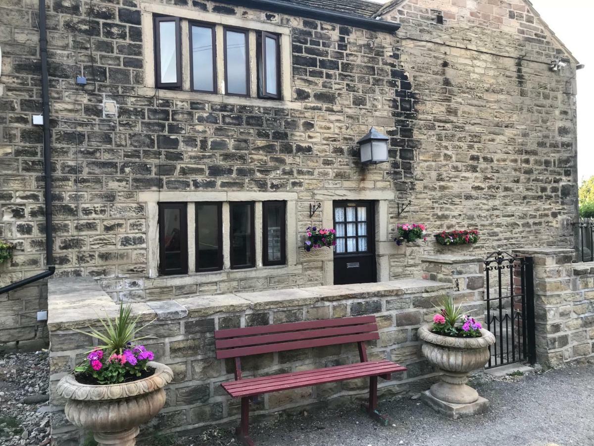 The Cottage, Cosy 2 Bedroom Pet Friendly Perfect For Contractors Free Secure Parking,Cctv Leeds  Exterior photo